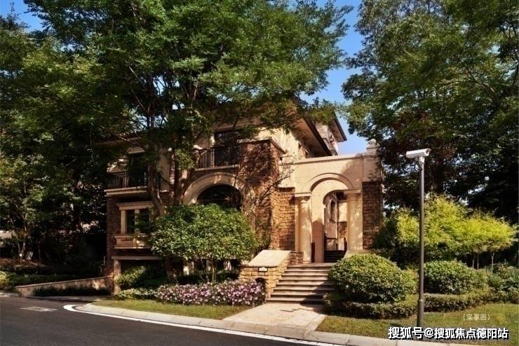 房【2024成都新房二手房成交情况及2025年新房走势】CQ9电子app成都独栋别墅：保利拉斐庄园售楼处_预约看(图5)