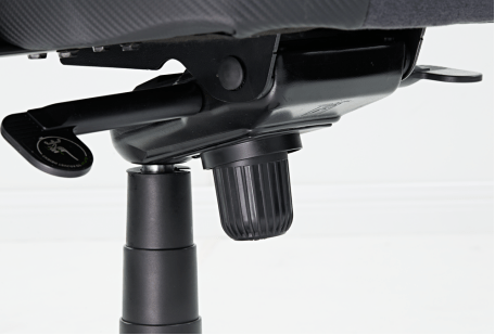 人体工学看看双刃骑士如何诠释电竞椅CQ9电子登录注册电竞椅也可以很(图3)